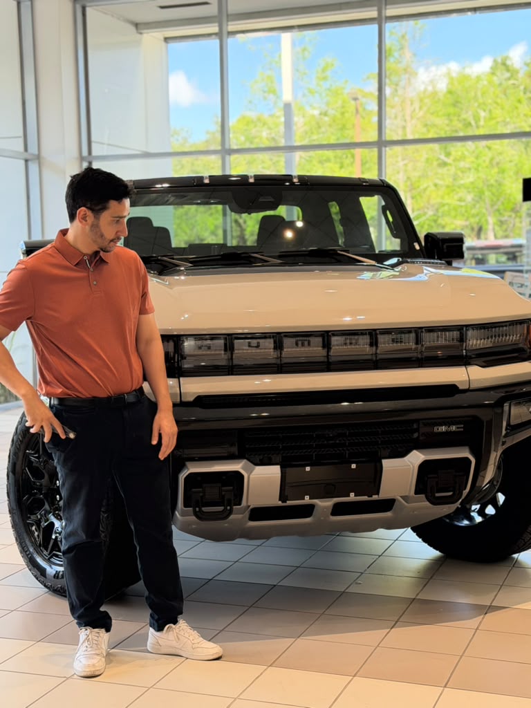 Guilherme Rodrigues, founder and automotive specialist at Same Day Auto Group.
